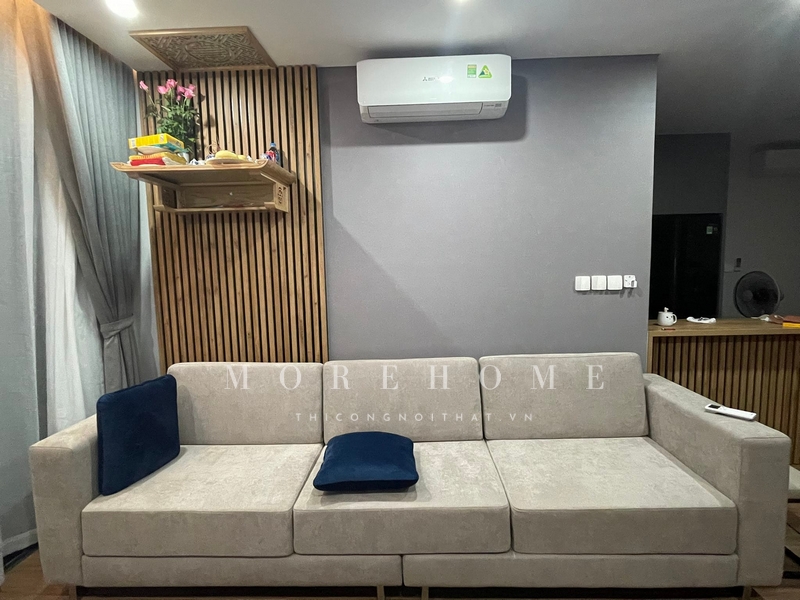 Thi công bàn thờ treo tường đang được ứng dụng sử dụng nhiều dành cho không gian có diện tích phòng thờ nhỏ mang ý nghĩa tâm linh, phong thủy cầu bình an, may mắn cho những người thân yêu.